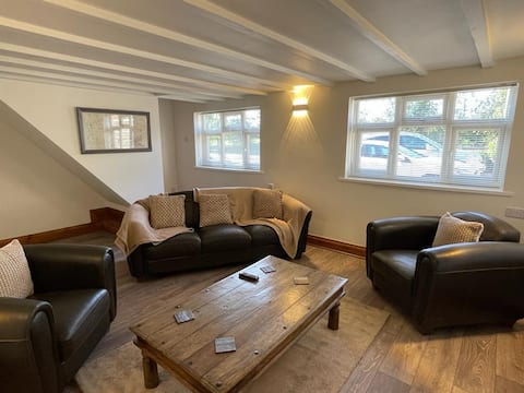 Popular Airbnb listing: Village Home in Nether Whitacre in Warwickshire