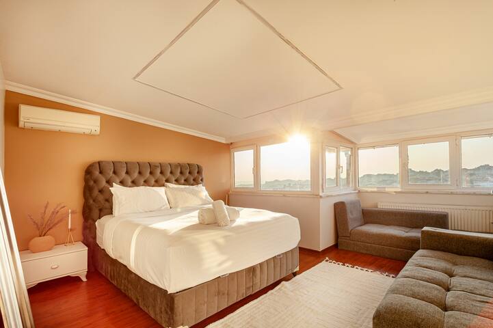 Duplex & Spacious 5BR-3BA Sea&City View 1min Metro gallery image 2