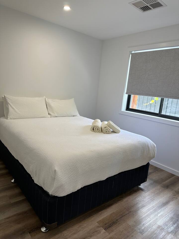 druhá spálňa s manželskou posteľou