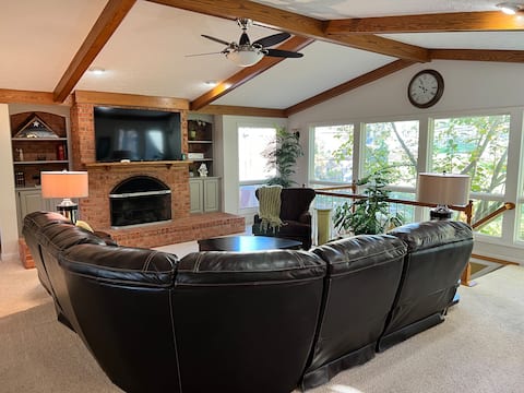 Successful Airbnb property: West Side Manor in Hamilton