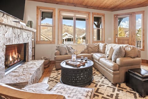 Successful Airbnb property: Nestled in Old Town-Empire at the Mountain in Park City