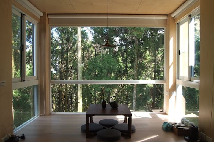 阿里山十字鳴心旅宿Ming Xin House 202迷霧四人房，森林鐵道旁合法民宿(一泊二食) - 阿里山鄉