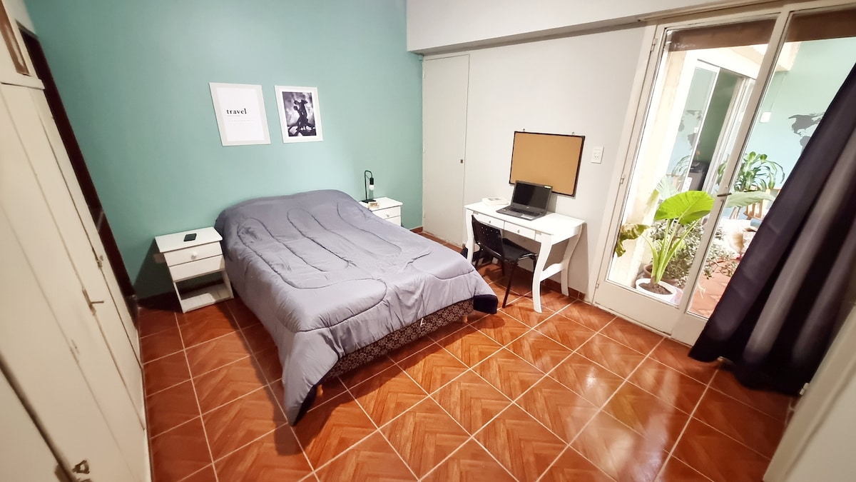 Quarto mobiliado em casa compartilhada em Palermo