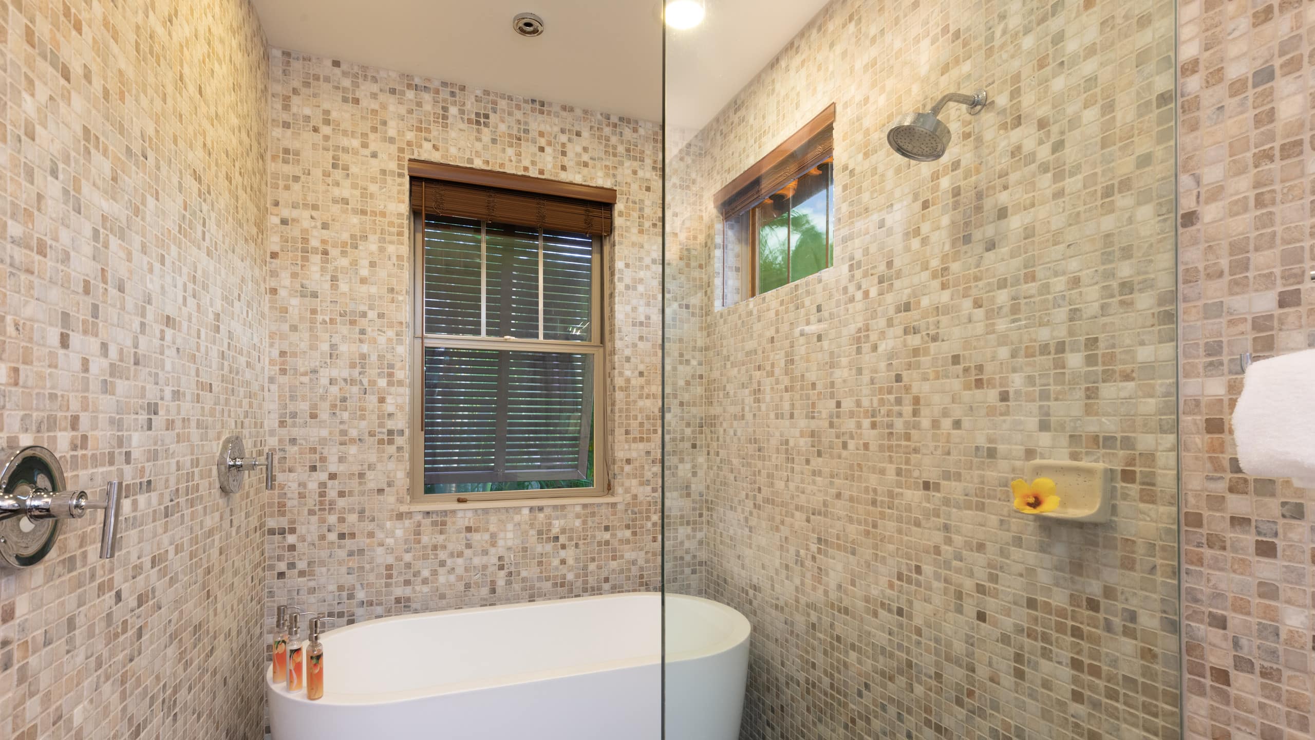 Home in Waimea · ★4.93 · 3 bedrooms · 4 beds · 3 baths - Image 17
