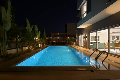 Luxury 5BR/ mansion with pool in New Cairo.