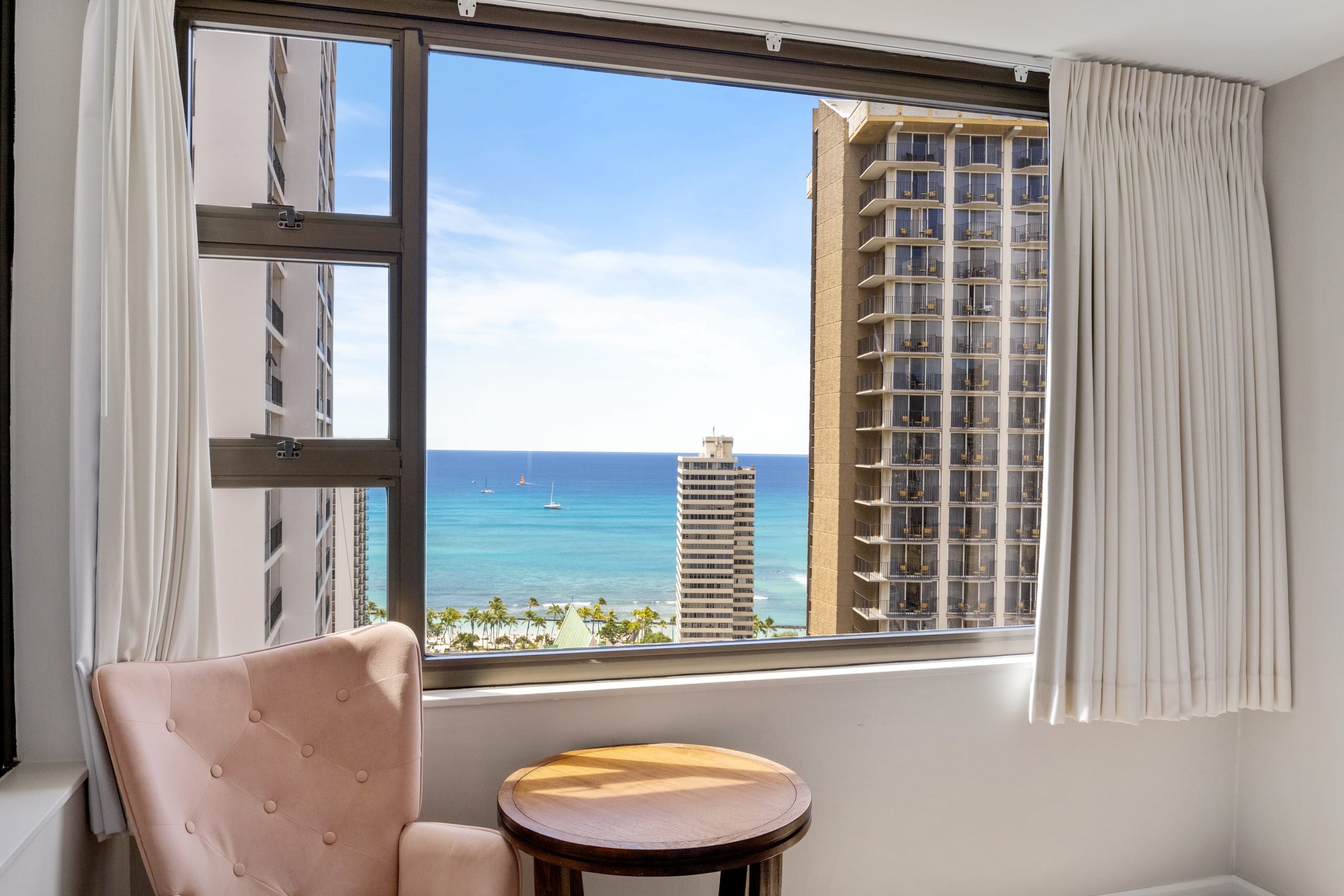 Perfect Waikiki Getaway 1BR OceanView Free Parking - Image 2