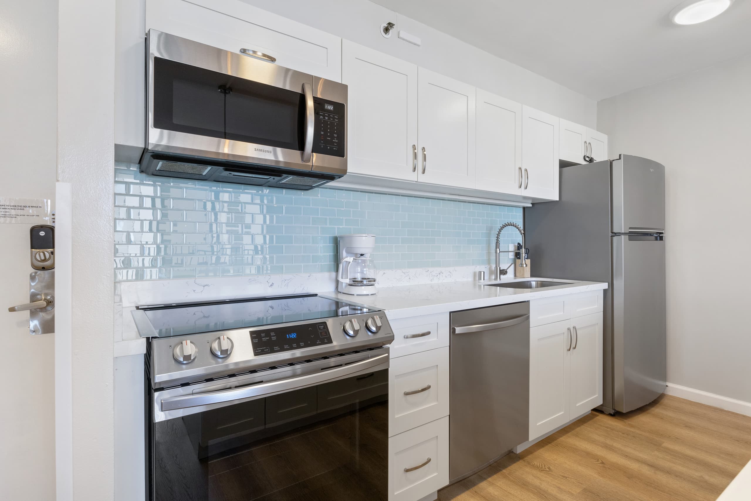 Perfect Waikiki Getaway 1BR OceanView Free Parking - Image 6