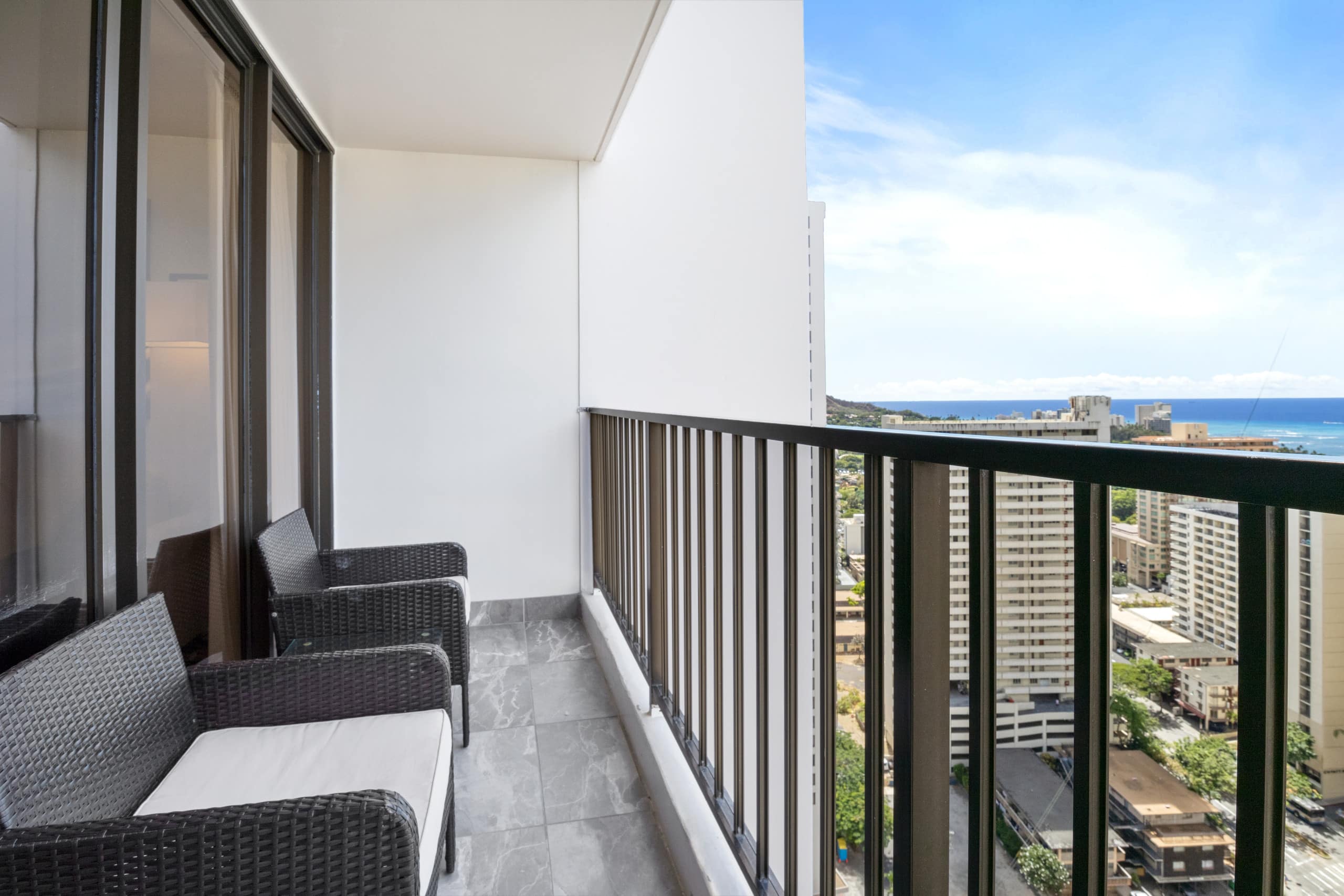 Perfect Waikiki Getaway 1BR OceanView Free Parking - Image 14