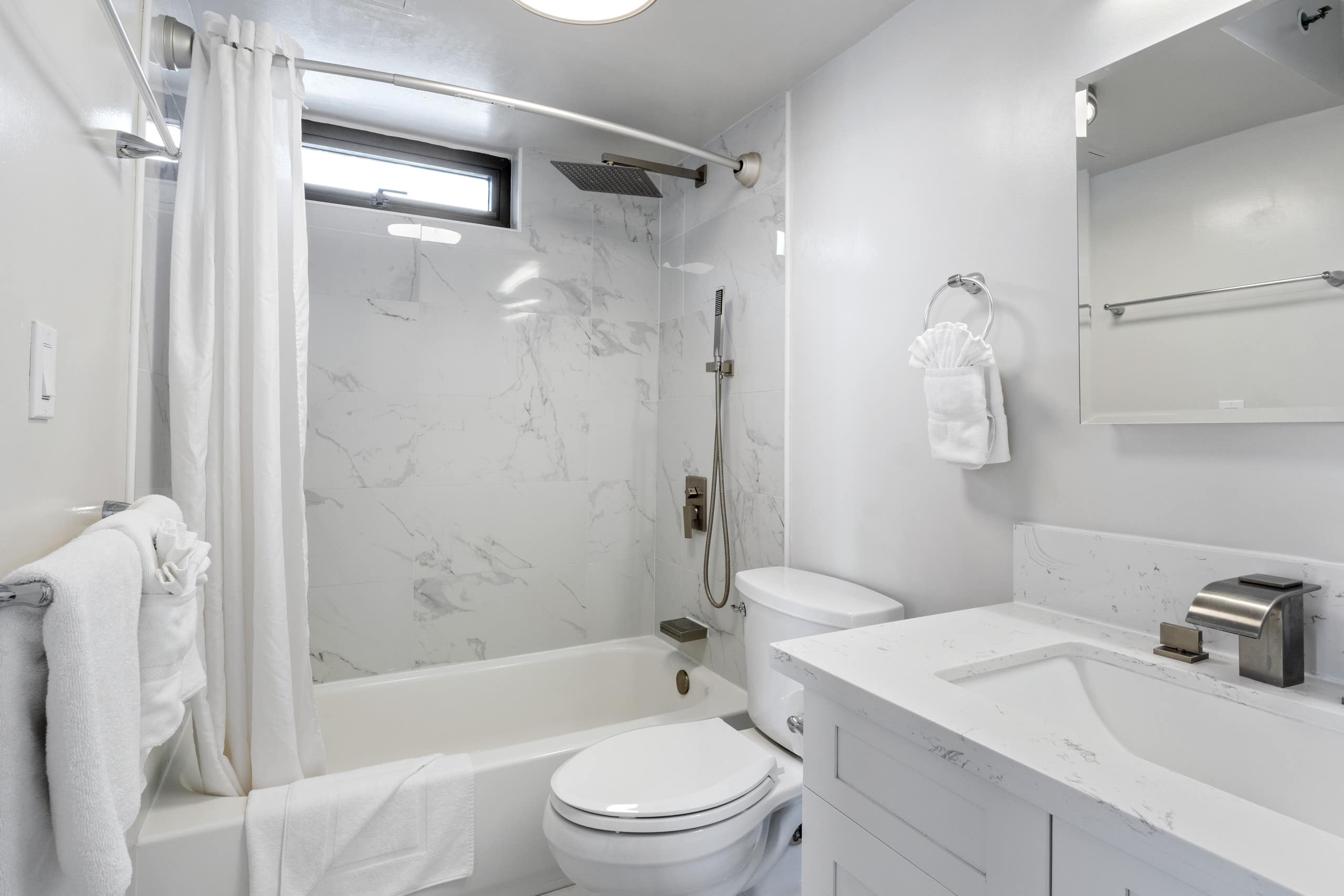 Perfect Waikiki Getaway 1BR OceanView Free Parking - Image 12