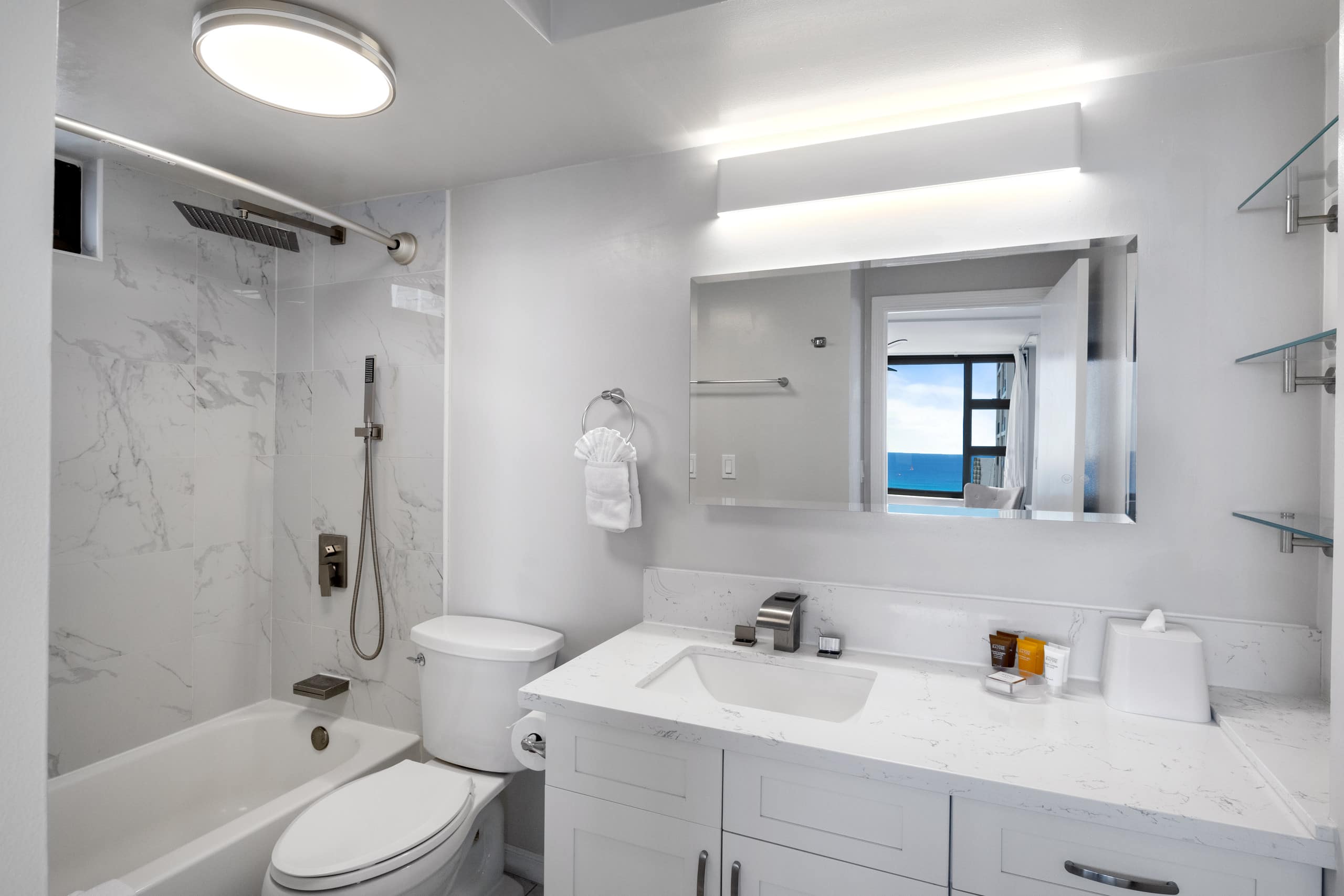 Perfect Waikiki Getaway 1BR OceanView Free Parking - Image 13