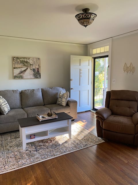 Successful Airbnb property: The Cozy Cottage in High Point