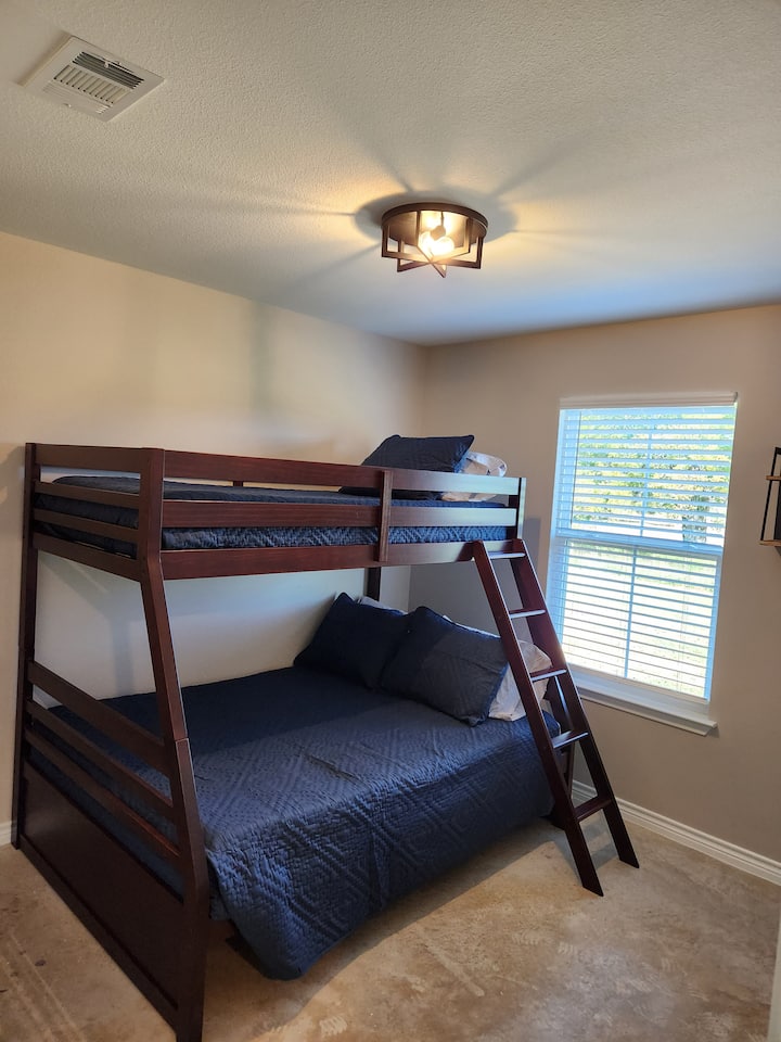 El segundo dormitorio tiene una litera doble