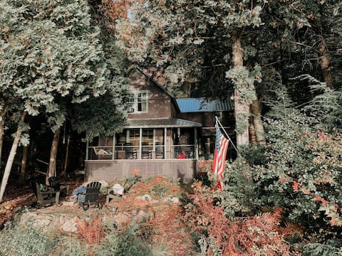 Cozy Lake Cabin - Long Lost Lodge