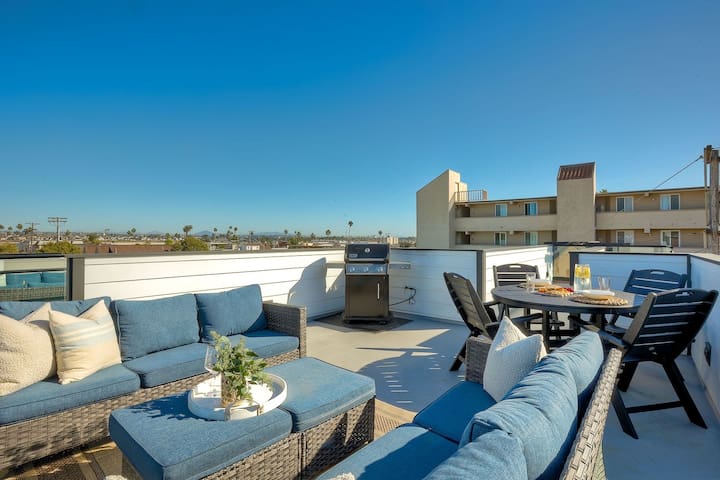Luxury Ocean Oasis 3BR | Balcony | Firepit gallery image 5