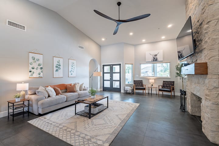 7 Bed Scottsdale Villa | Heated Pool And Spa |Golf - Fountain Hills, AZ