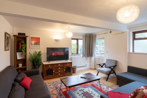 Successful Airbnb property: Charming Oxford Cottage in Old Marston