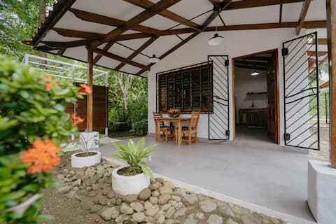 Dreamy C Beach Bungalow *Just Renovated!*