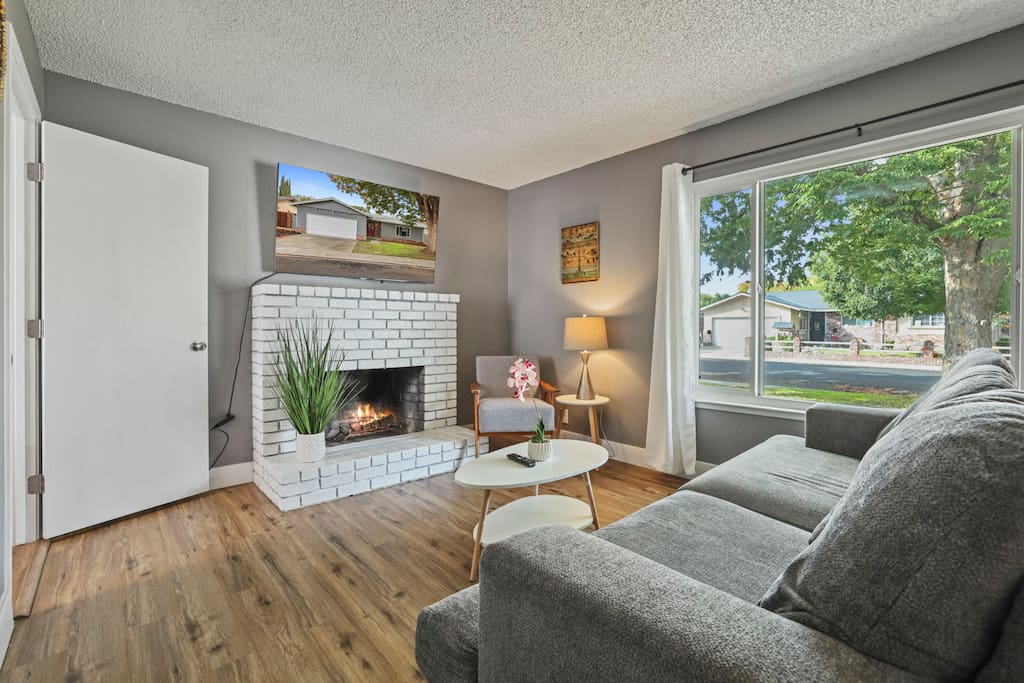 Airbnb Modesto Home | Plenty of Parking | 4 Bed 2 Bath