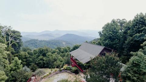Summit Mountain Cabin on 7 acres near Asheville
