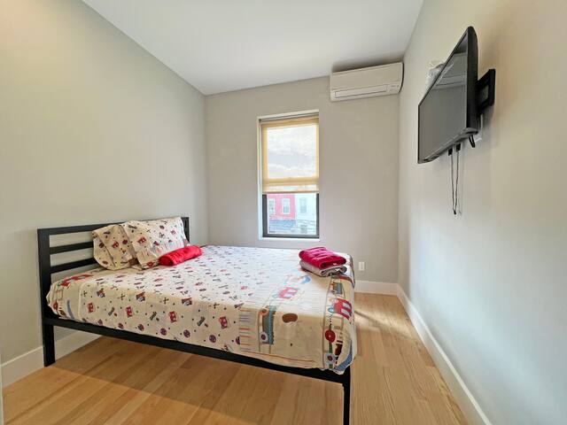 Beautiful Home in Brooklyn gallery image 5