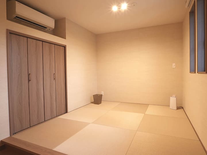 [C01 ~ 10 (ห้องสไตล์ญี่ปุ่น)] ห้องสไตล์ญี่ปุ่นที่เรียบง่ายชุดฟูกในตู้เสื้อผ้า