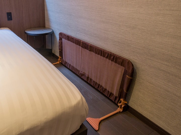 Všetky izby sú spoločné s detskou strážou.Malé deti sa môžu ubytovať s pokojom na duši.