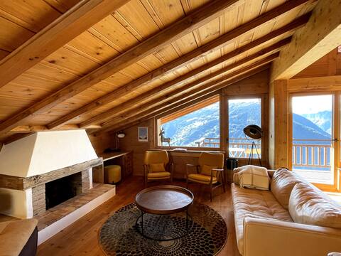 Luxury chalet-style penthouse in Verbier center