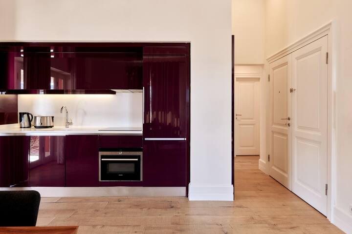 Gorgeous penthouse in the heart of city gallery image 3