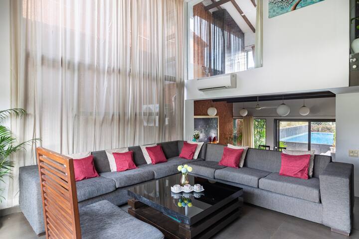 Living room image 3