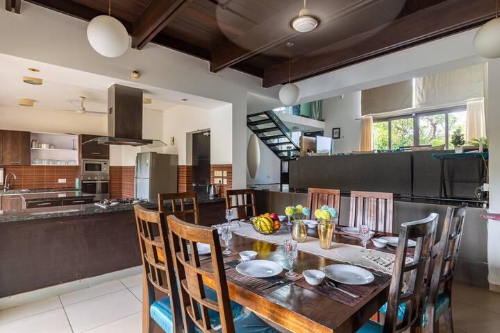 Dining area image 3