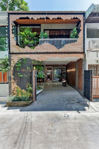 The Glam Loft in Thonglor, a creative escape gallery image 3