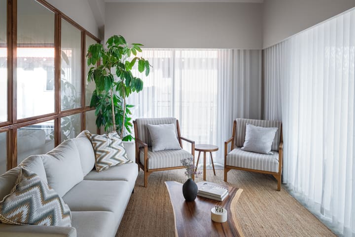 Living room image 3