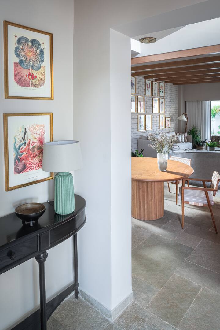 Dining area image 2