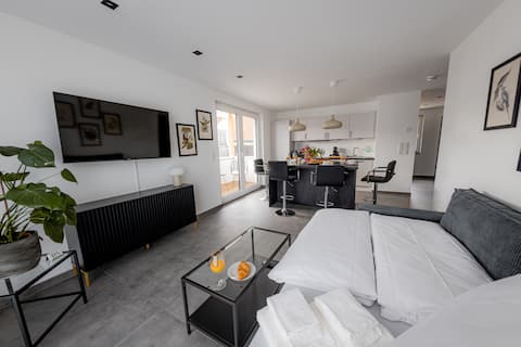 Bonnystay l Relax l Balcony l WiFi l Smart TV