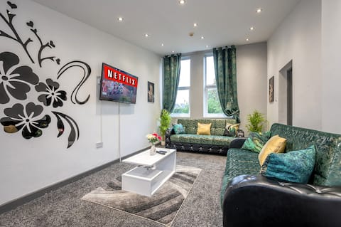Top Airbnb: F4GH Stylish Home for 6 in West Yorkshire in Armley