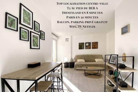 Popular Airbnb listing: AP'ART-Galerie, 8 minutes from Disney and 30 minutes from Paris in Bussy Saint Georges