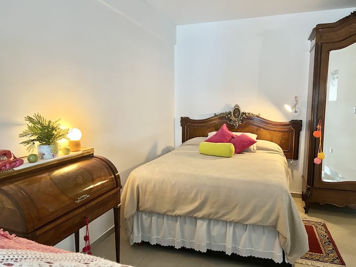 Kitnet mobiliada em Caballito com varanda