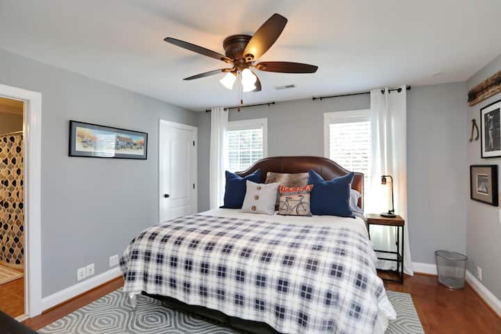 Bedroom 3 Upstairs with King Sized Bed, Large Flat Screen TV, Walk in Closet, with Full Bath attached with tub and shower combo