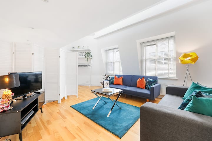 Soho Apartment Sleeps 8 3 BED 92sq meters Apartments for