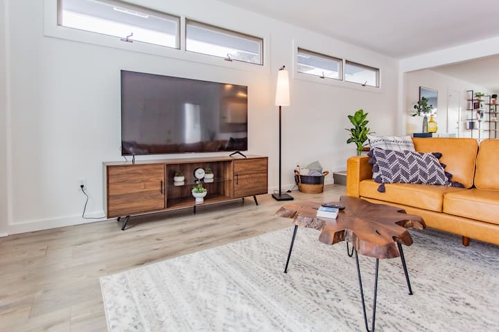 Bridger Hawk – Mid-Century Classic (NEW) gallery image 5