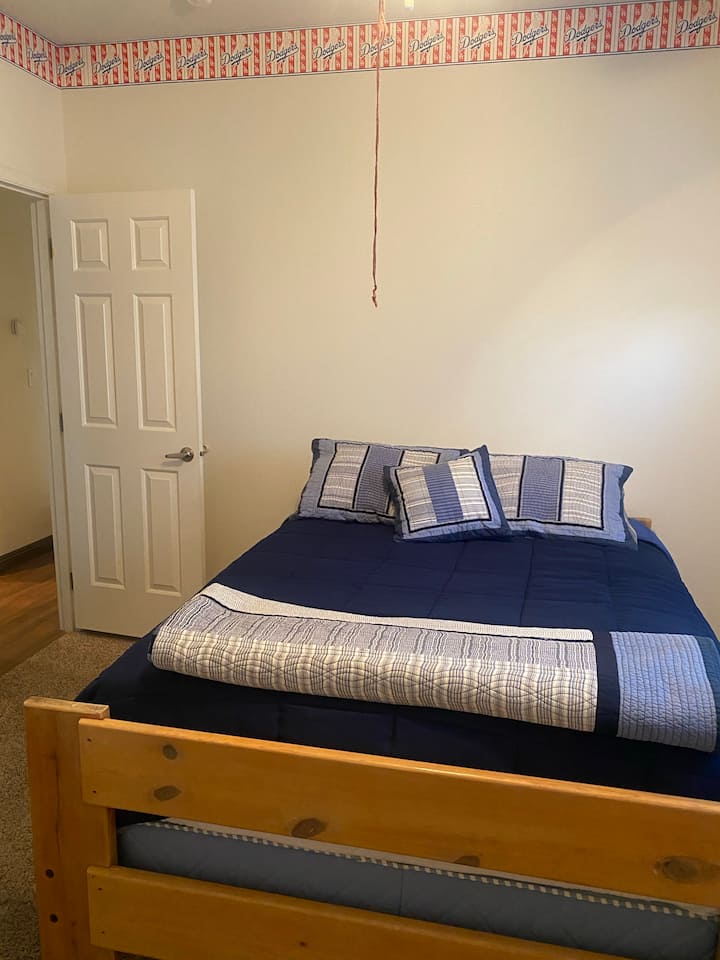 غرفة النوم 2