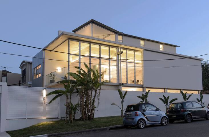 Luxurious Beach House – The Perfect Entertainer.