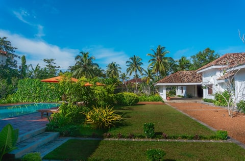 Tranquil 7 BR Close To Beach in Induruwa