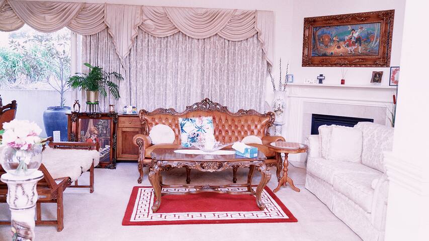 6 bdrs villa with pool & Tennis Court gallery image 5