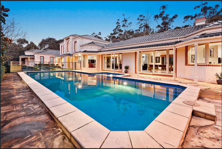 6 bdrs villa with pool & Tennis Court gallery image 2