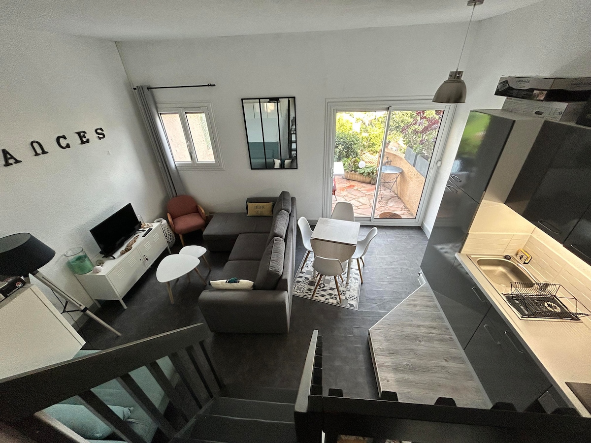 Popular Airbnb listing: New. Apartment-Porticcio. Sea view. 4 pers. in Grosseto Prugna