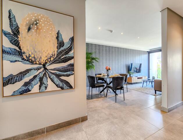 Luxury apartment in the heart of Capetown gallery image 2