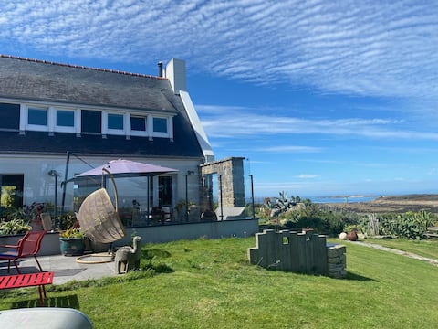 Meerblick Villa "waterfront" Kergoz