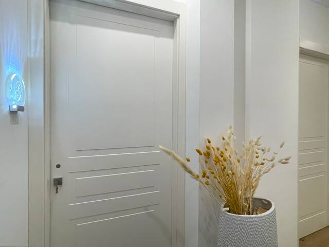 Boutique apt -Heart of Milano-Design District gallery image 4