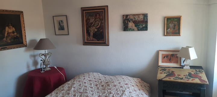 La chambre 2. Un lit de 140cm.